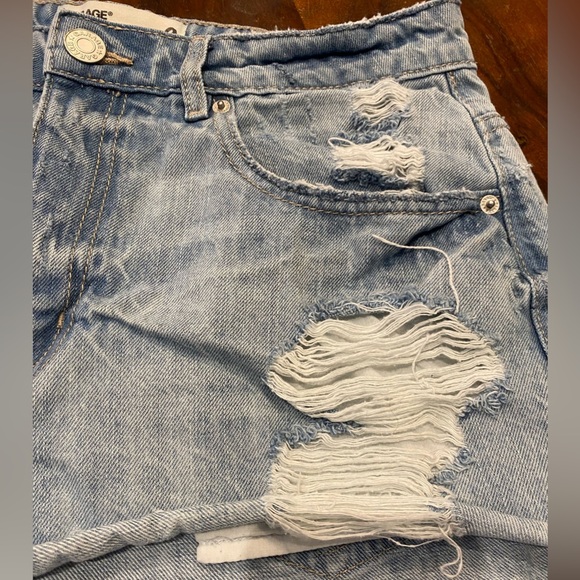 Garage Jean Shorts Distressed Size 9 - Picture 2 of 7